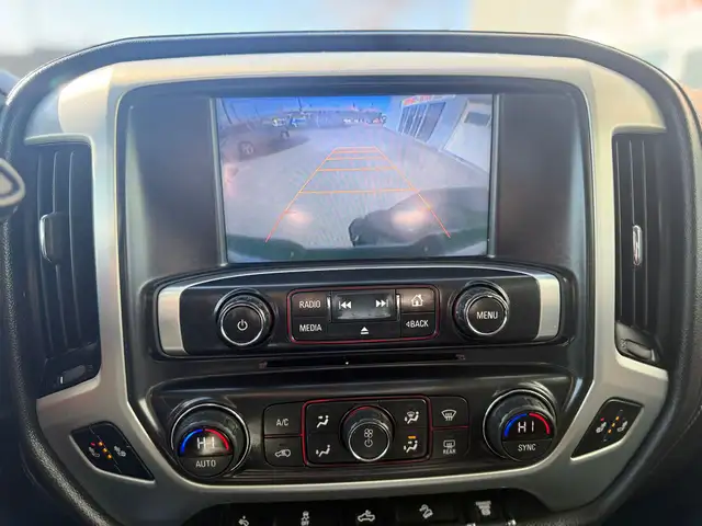 2015 GMC Sierra 3500HD SLT Z71 PKG DIESEL / CREWCAB 4X4 - Photo 18