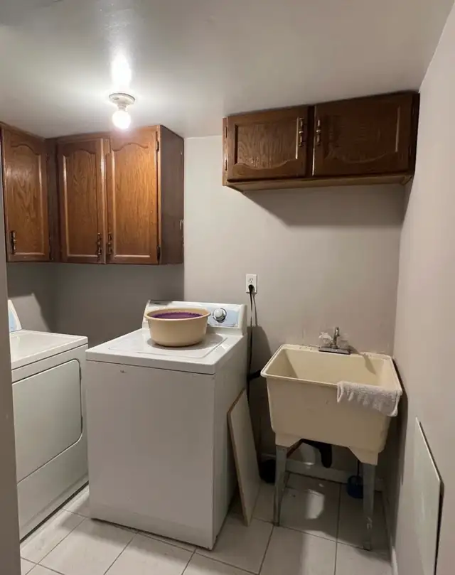 2 BED 1 BATH   DEN BASEMENT APARTMENT FOR RENT - Photo 8