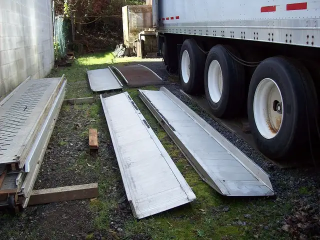 Slide Out Truck Ramps, 2 Pc. Car Ramp, Walk Way