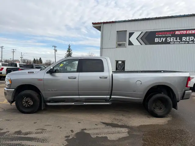 2021 Ram 3500 BIG HORN / DUALLY 8FT BOX CREWCAB GAS 4X4 - Photo 2