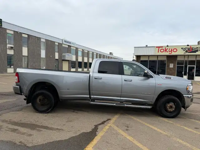 2021 Ram 3500 BIG HORN / DUALLY 8FT BOX CREWCAB GAS 4X4 - Photo 6