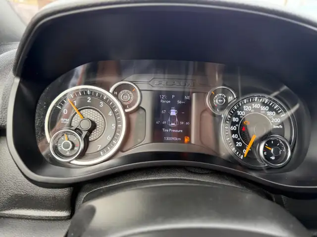 2021 Ram 3500 BIG HORN / DUALLY 8FT BOX CREWCAB GAS 4X4 - Photo 13