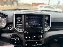 2021 Ram 3500 BIG HORN / DUALLY 8FT BOX CREWCAB GAS 4X4 - Photo 16