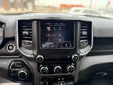 2021 Ram 3500 BIG HORN / DUALLY 8FT BOX CREWCAB GAS 4X4 - Photo 17