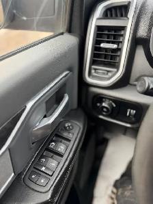 2021 Ram 3500 BIG HORN / DUALLY 8FT BOX CREWCAB GAS 4X4 - Photo 18