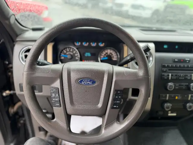 2013 Ford F-150 XLT CREW 4X4 / 5.0L / ONLY 24354 ! NO ACCIDENTS - Photo 13