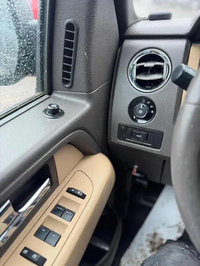 2013 Ford F-150 XLT CREW 4X4 / 5.0L / ONLY 24354 ! NO ACCIDENTS - Photo 16