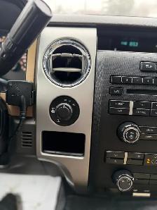 2013 Ford F-150 XLT CREW 4X4 / 5.0L / ONLY 24354 ! NO ACCIDENTS - Photo 19