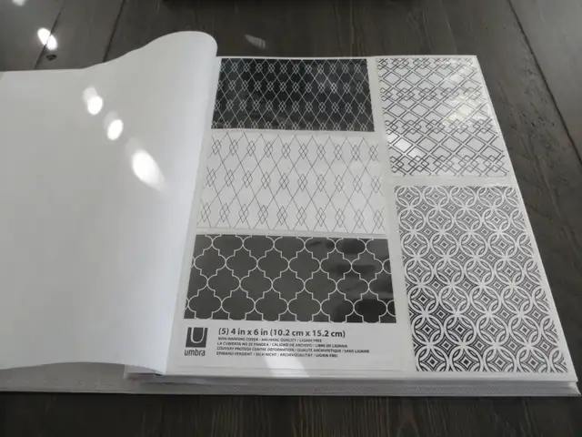 For Sale: Umbra Photo Album - Photo 2