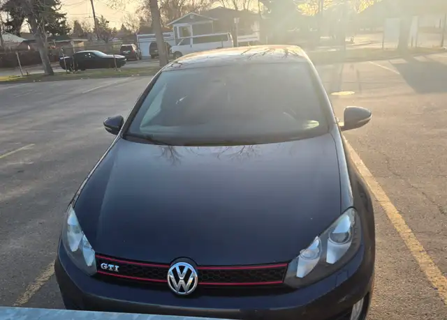 Volkswagen Car - Photo 3