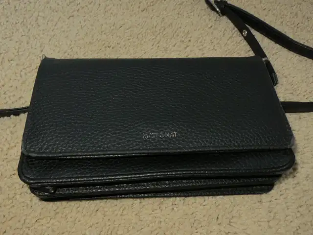 For Sale: Matt & Nat Bee Vegan Crossbody Bag - Photo 4