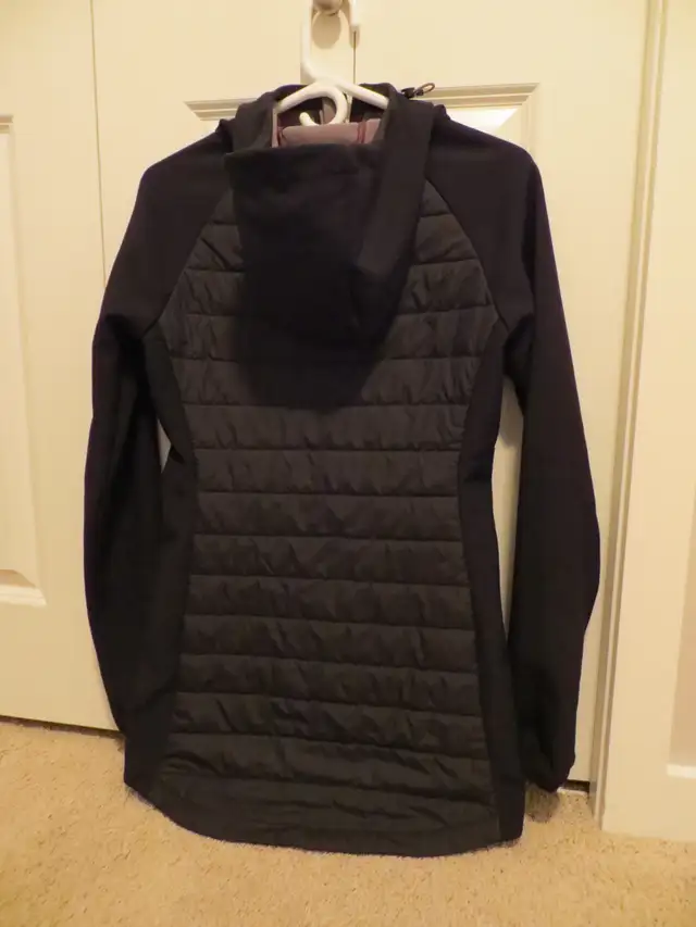 For Sale: Ladies Bench Jacket - Photo 2