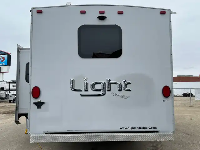 2015 OPEN RANGE HIGHLAND RIDGE 216RBSS SPACIOUS, REAR BATH - Photo 6