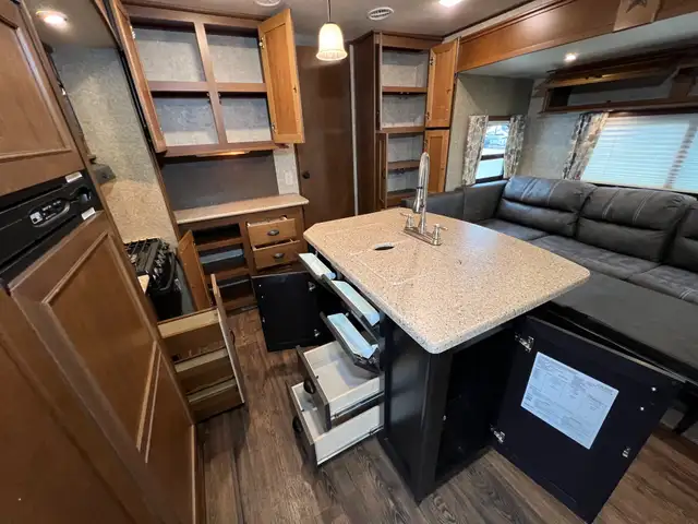 2015 OPEN RANGE HIGHLAND RIDGE 216RBSS SPACIOUS, REAR BATH - Photo 25