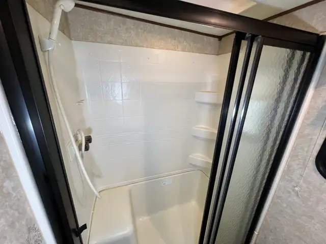 2015 OPEN RANGE HIGHLAND RIDGE 216RBSS SPACIOUS, REAR BATH - Photo 31