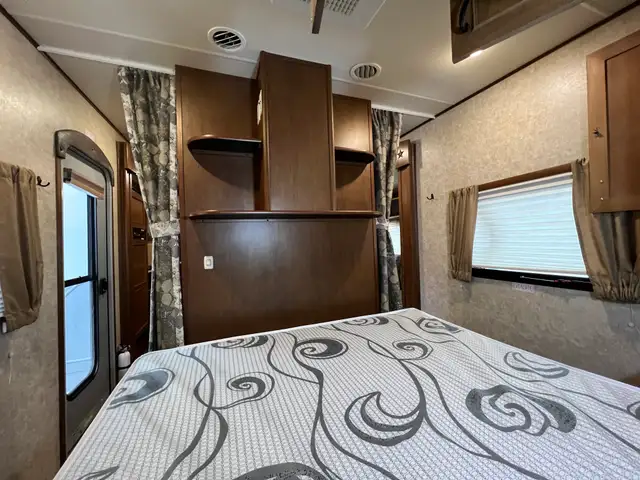 2015 OPEN RANGE HIGHLAND RIDGE 216RBSS SPACIOUS, REAR BATH - Photo 34