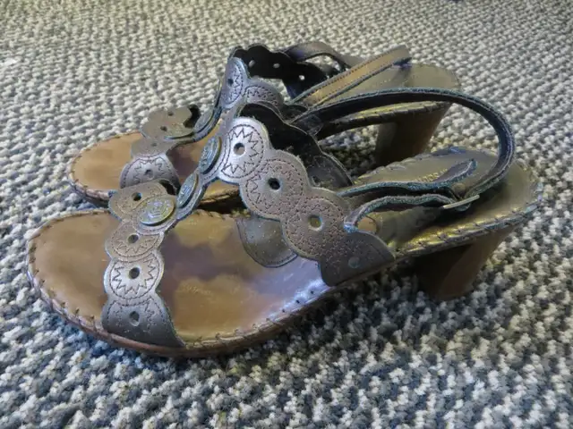 For Sale: Ladies Tsonga Sandals - Photo 3
