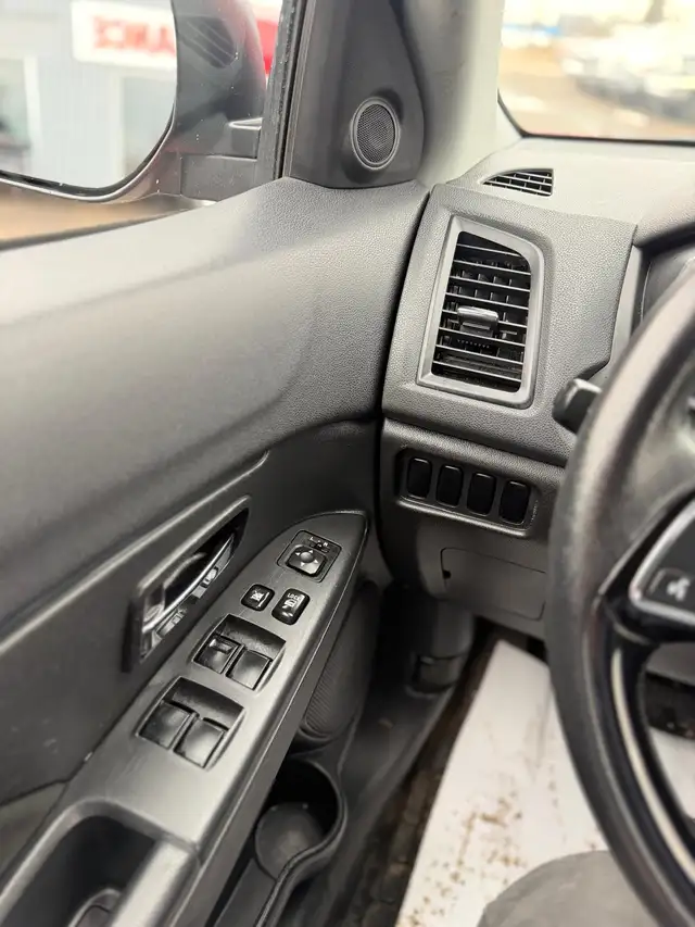 2019 Mitsubishi RVR SE AWD / NO ACCIDENTS ! - Photo 17