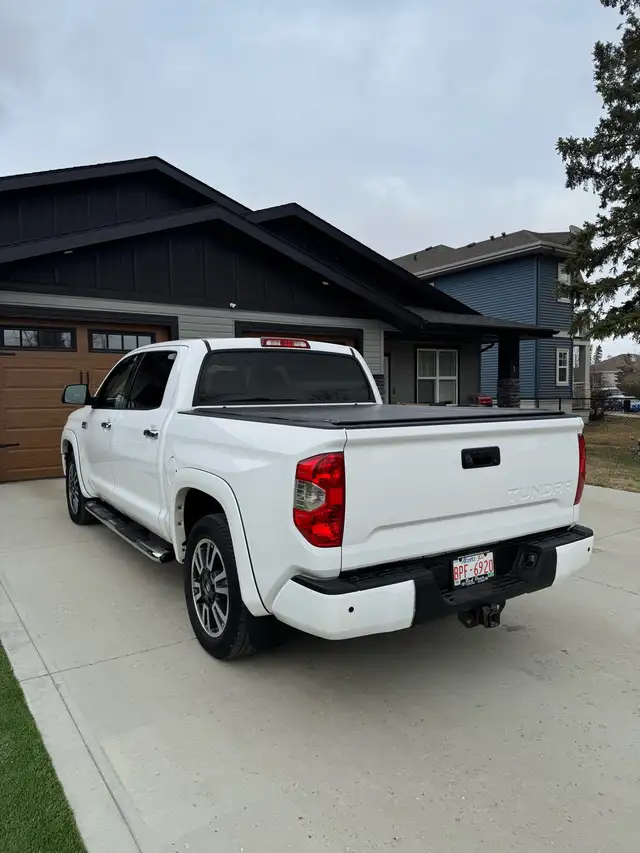 2015 Toyota Tundra Platinum - Photo 2