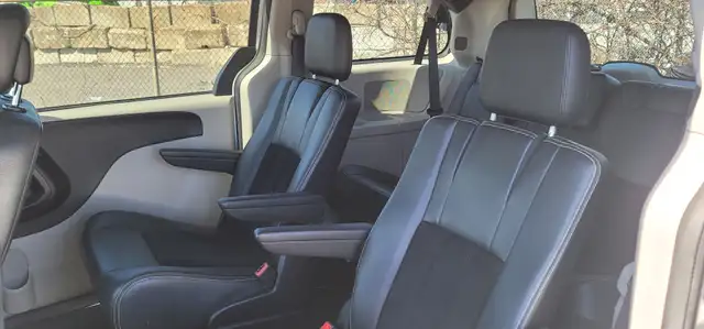 2017 Dodge Grand Caravan PREMIUM BAS KM GARANTIE 1 ANS - Photo 6