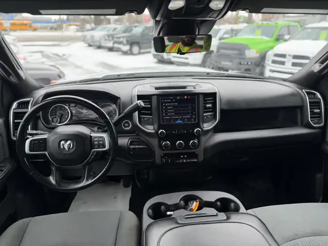 2022 Ram 3500 BIG HORN DIESEL / NO ACCIDENTS ! - Photo 11