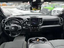 2022 Ram 3500 BIG HORN DIESEL / NO ACCIDENTS ! - Photo 11