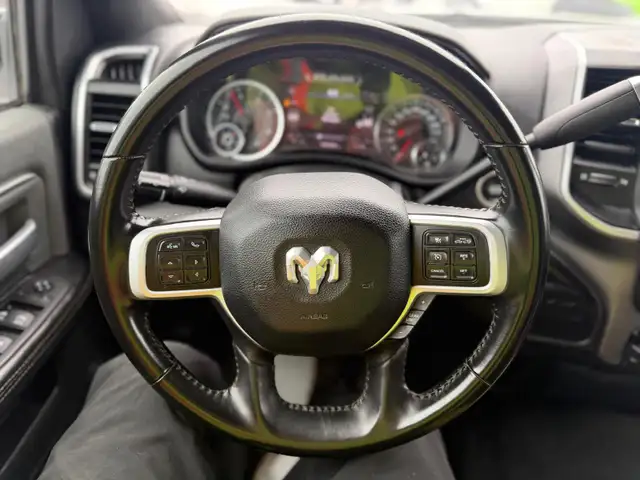 2022 Ram 3500 BIG HORN DIESEL / NO ACCIDENTS ! - Photo 12