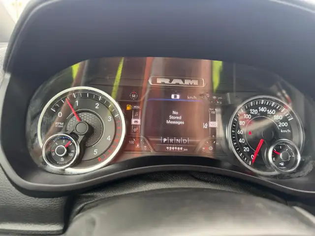 2022 Ram 3500 BIG HORN DIESEL / NO ACCIDENTS ! - Photo 13