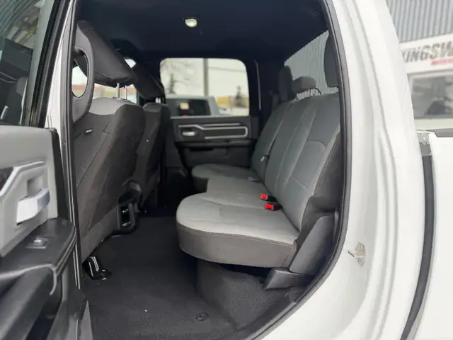 2022 Ram 3500 BIG HORN DIESEL / NO ACCIDENTS ! - Photo 14