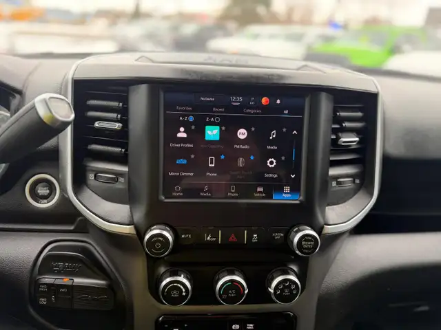 2022 Ram 3500 BIG HORN DIESEL / NO ACCIDENTS ! - Photo 16