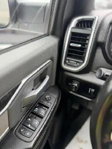 2022 Ram 3500 BIG HORN DIESEL / NO ACCIDENTS ! - Photo 19