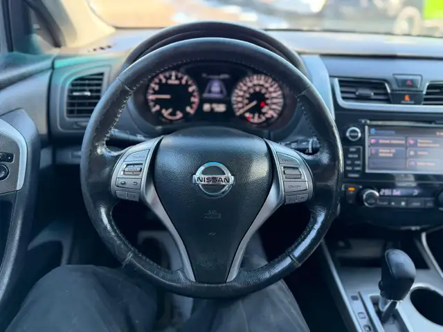 2015 Nissan Altima SL FWD / LEATHER LOADED - Photo 11