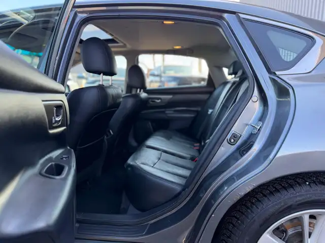 2015 Nissan Altima SL FWD / LEATHER LOADED - Photo 14