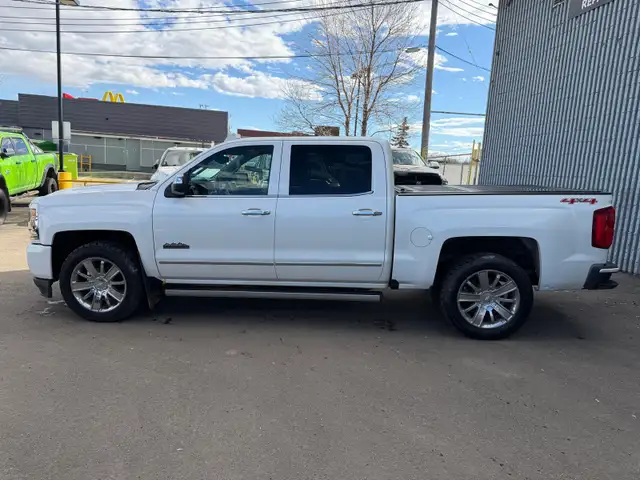 2017 Chevrolet Silverado 1500 HIGH COUNTRY /NO ACCIDNETS 1 OWNER - Photo 2