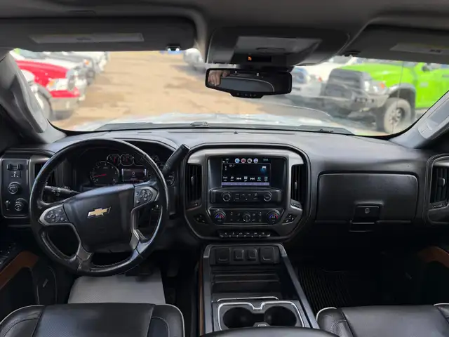 2017 Chevrolet Silverado 1500 HIGH COUNTRY /NO ACCIDNETS 1 OWNER - Photo 11