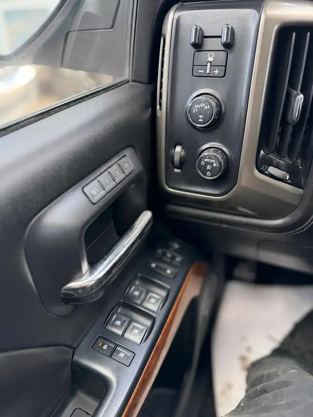 2017 Chevrolet Silverado 1500 HIGH COUNTRY /NO ACCIDNETS 1 OWNER - Photo 14