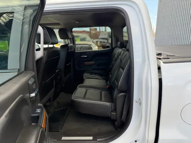 2017 Chevrolet Silverado 1500 HIGH COUNTRY /NO ACCIDNETS 1 OWNER - Photo 19