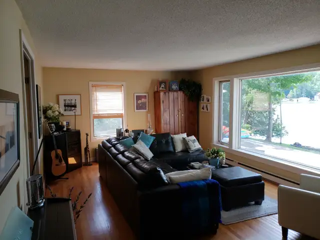 Furnished Room in Waterfront Home - Photo 3