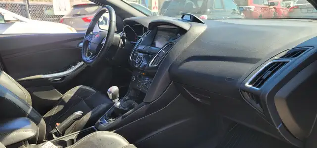 2015 Ford Focus ST BAS KM GARANTIE 1 ANS - Photo 4