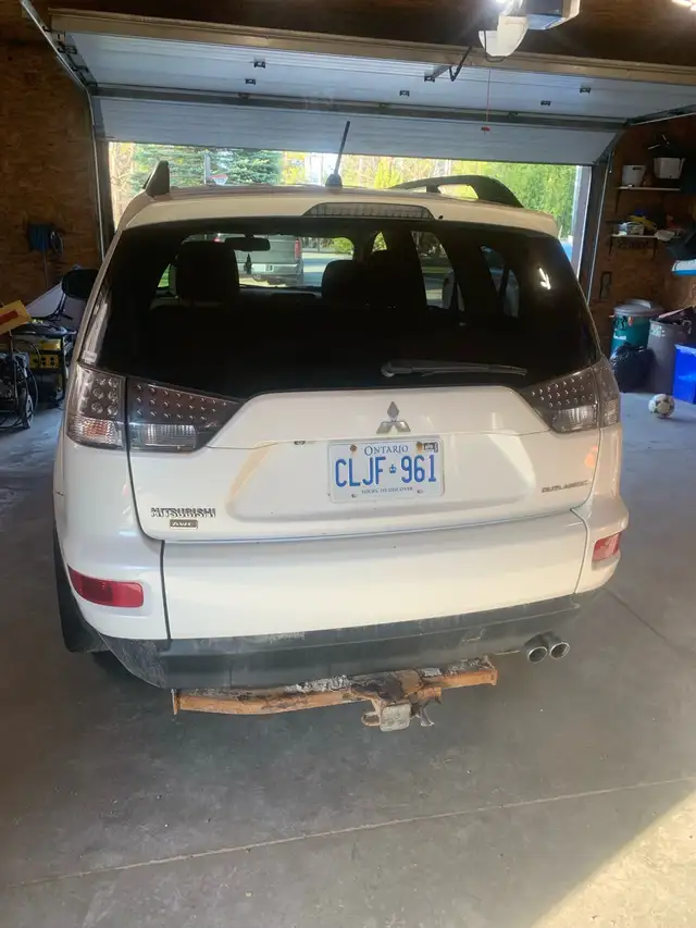 2013 Mitsubishi Outlander for parts - Photo 2