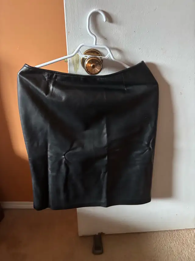 Women’s leather pants and skirt - Photo 2