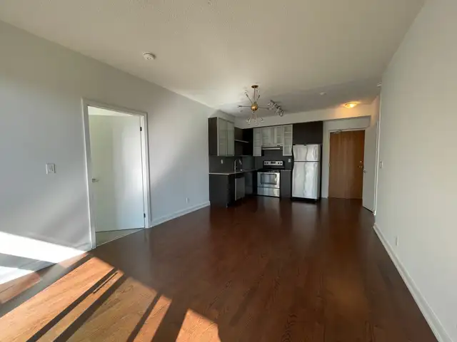 SPIRE: Bright 2Bedroom Condo For Rent Downtown Toronto w/PARKING - Photo 6