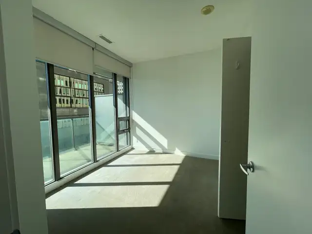 SPIRE: Bright 2Bedroom Condo For Rent Downtown Toronto w/PARKING - Photo 9