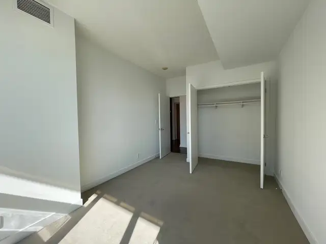 SPIRE: Bright 2Bedroom Condo For Rent Downtown Toronto w/PARKING - Photo 11