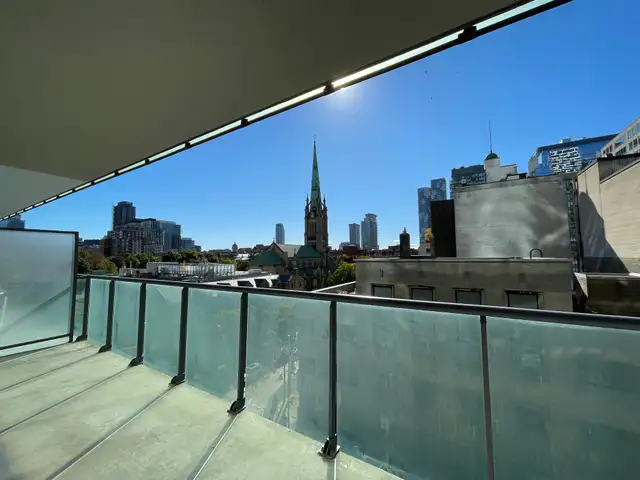 SPIRE: Bright 2Bedroom Condo For Rent Downtown Toronto w/PARKING - Photo 13