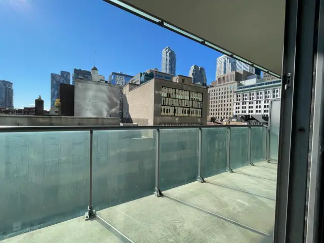 SPIRE: Bright 2Bedroom Condo For Rent Downtown Toronto w/PARKING - Photo 14