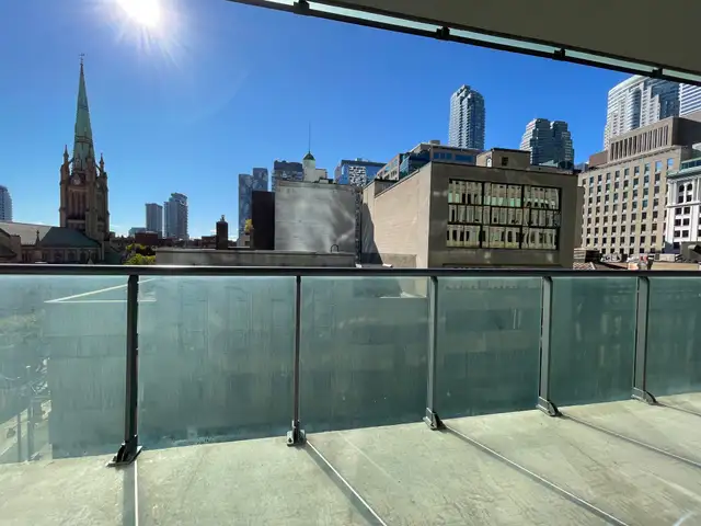 SPIRE: Bright 2Bedroom Condo For Rent Downtown Toronto w/PARKING - Photo 15