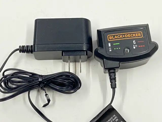 Black and Decker 20V MAX Lithium Battery Charger LCS1620. New