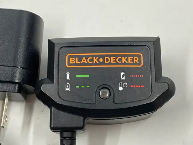 Black and Decker 20V MAX Lithium Battery Charger LCS1620. New - Photo 2