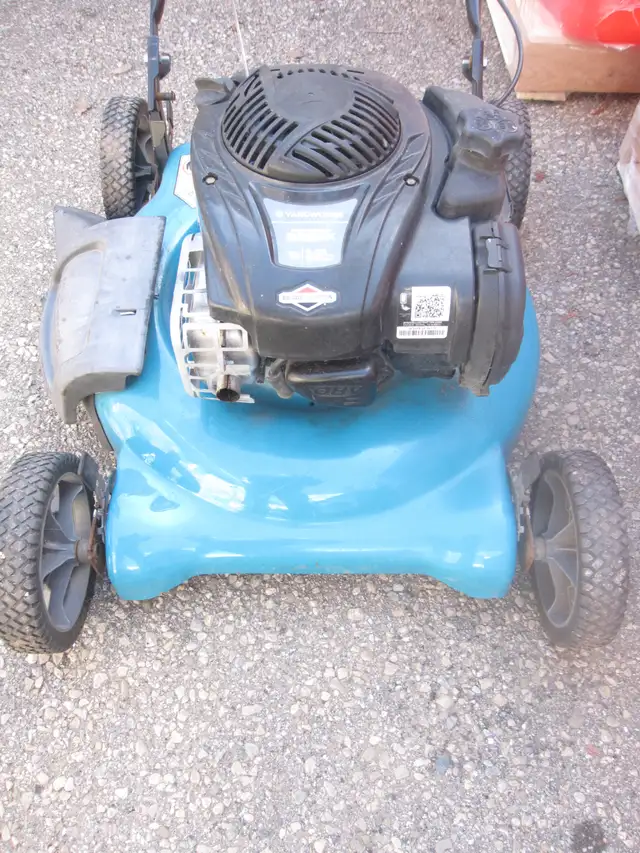 MTD YARDWORKS 21 INCH 6.25 H/P BRIGGS ENGINE PUSH LAWN MOWER - Photo 3